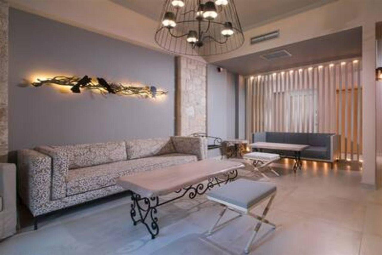 Neikos Mediterraneo Luxury Suites Ханиоти Екстериор снимка