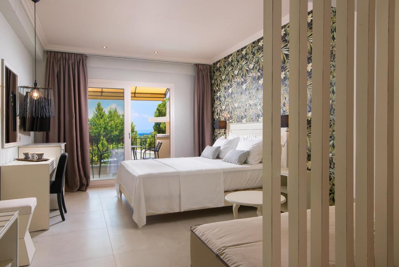 Neikos Mediterraneo Luxury Suites Ханиоти Екстериор снимка