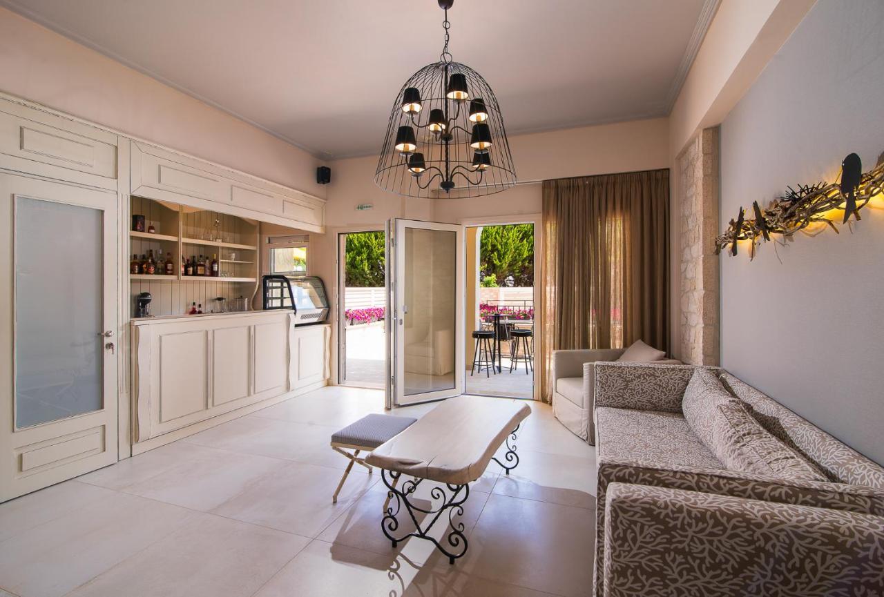 Neikos Mediterraneo Luxury Suites Ханиоти Екстериор снимка